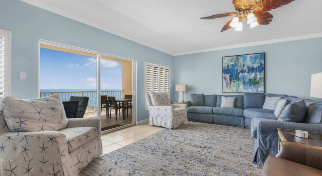 Admirals Quarters 1402- Beachfront 3 Bedrooms 3 Baths Sleeps 8, Prenota Appartamento Hotel a Alabama con parcheggio, Parcheggio