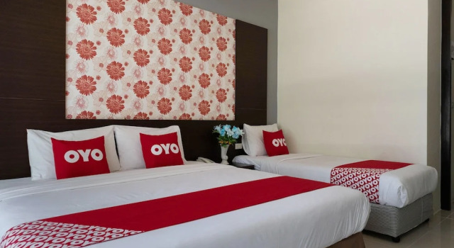 Номер Deluxe OYO 792 Omsaga Phuket Hotel