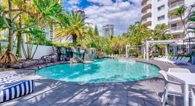Номер Standard Sovereign on the Gold Coast