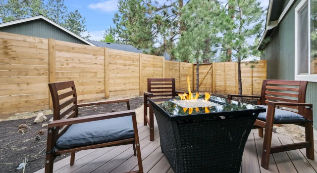 SW Decoy Home With Private Outdoor Living Space by Redawning, Prenota Hotel Bend 