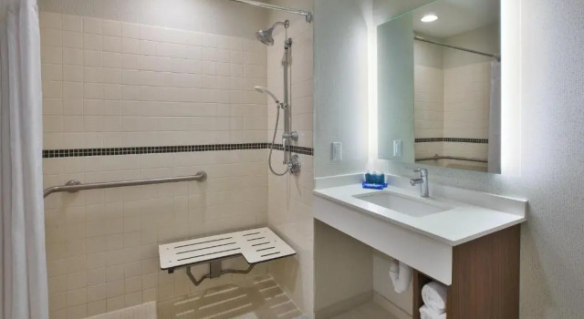 Четырёхместный номер Standard Holiday Inn Express Rochester-Victor by IHG