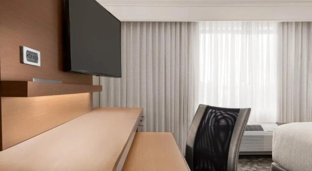 Четырёхместный номер Standard Courtyard by Marriott Palmdale