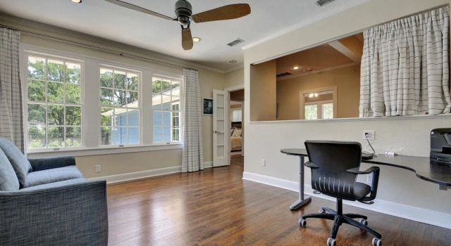 6BR 8BA Historic LBJ Estate near Lake Austin by RedAwning, Rezerwuj Hotel Austin Greater Austin