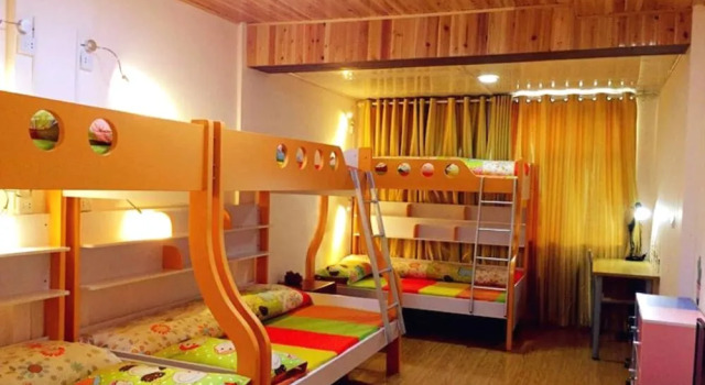 Luguhu Crazy Bird Youth Hostel, Buchen Sie Hostel Luguhu China