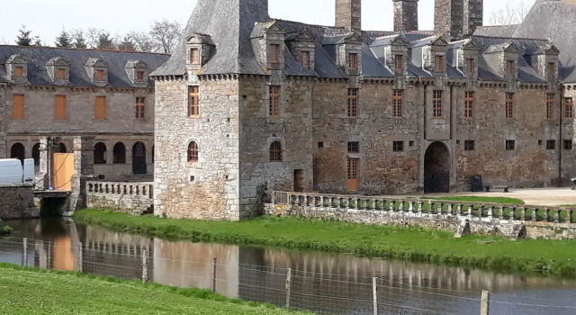 Clos Martin, Rezerwuj Hotel  