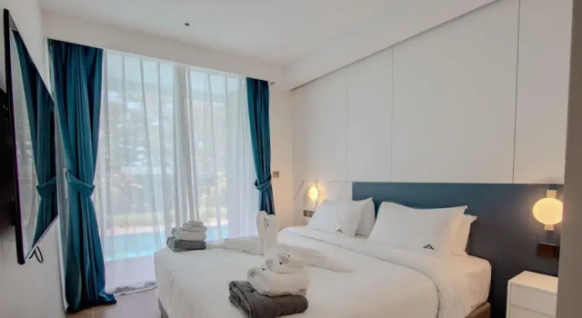 189/77 2BR Beachfront Seaview Pool Access
