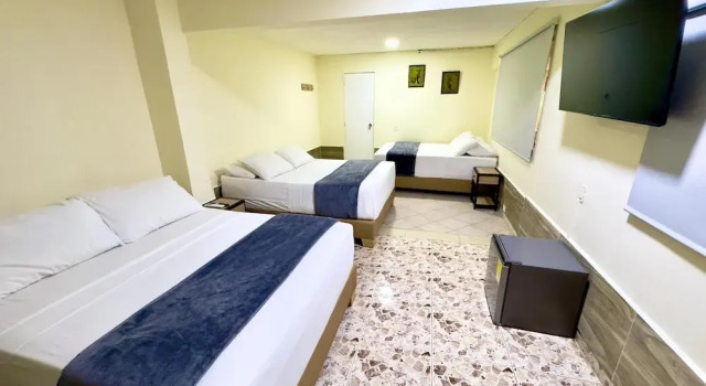 Трёхместный номер Deluxe Hotel Estadio 80