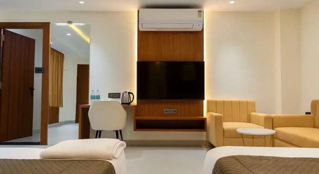 Люкс Hotel Rajshree Suites - 1 KMs from Shri Mahakaleshwar Temple