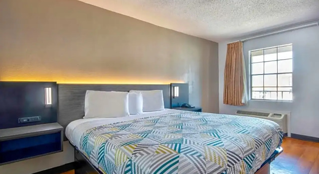 Четырёхместный номер Standard Motel 6 Bossier City, La
