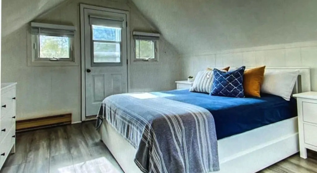 Beachy Chic-Completely renovated- Steps to the Beach, Varaa Hotelli South Bruce Peninsula Ontario