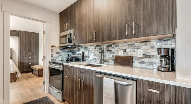 Номер Luxury Bend Riverside Condos Near Downtown Bend