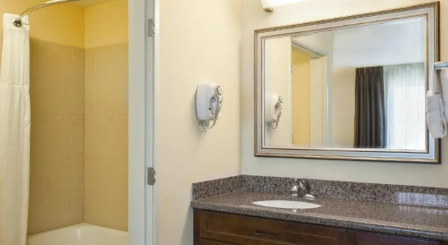 Люкс с 2 комнатами Staybridge Suites El Paso Airport by IHG