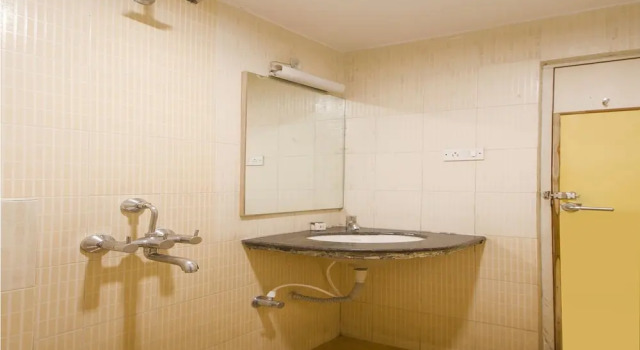 Двухместный номер Standard OYO 10235 Oyster Transit Hotels