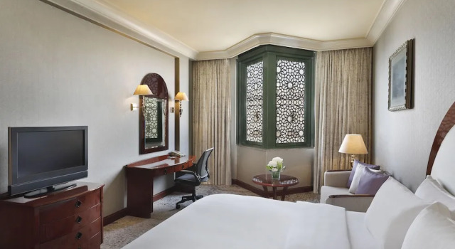 Двухместный номер Deluxe Madinah Hilton Hotel