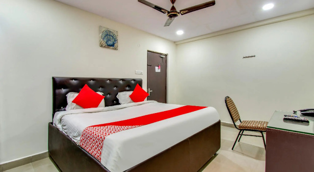 OYO 72156 Akshaya Inn