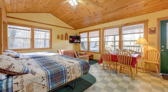 Коттедж Pet-friendly Smoky Mountain Cabin: Hunt & Fish!