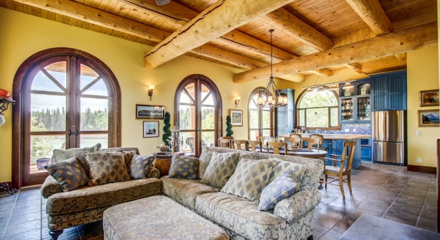 Unique Cottage, Reserva ahora Casa o chalet Lago Ghost Alberta