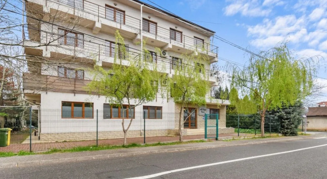 HomeStay Otopeni, Rezerwuj Hotel Hotele w Ilfov z parkingiem, Parking