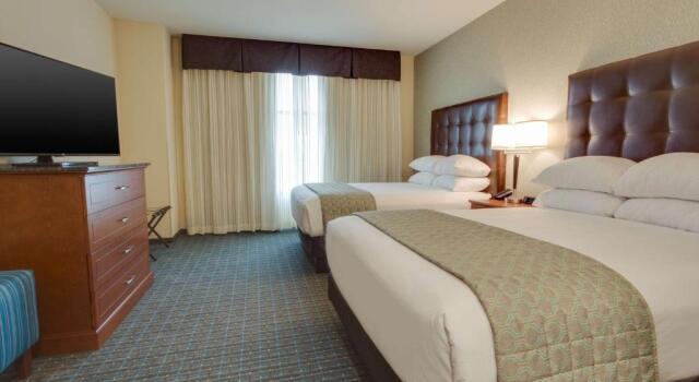 Двухместный люкс Drury Plaza Hotel St. Louis St. Charles