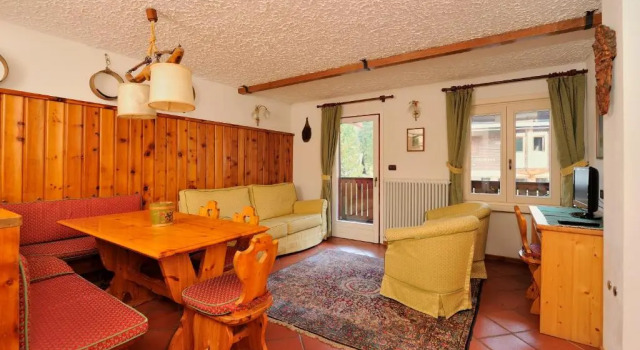 Chalet dei Pini, Забронировать Шале Коттеджи Мадонна-ди-Кампильо, рядом с Горнолыжный подъёмник Мирамонти, Коттедж