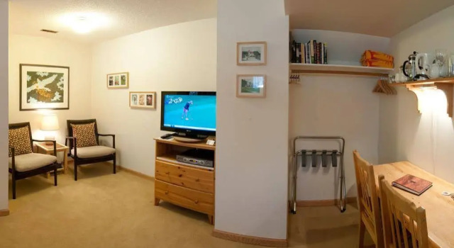 711 Miette Ave, Prenota Bed & breakfast Hotel a Alberta con parcheggio, Parcheggio