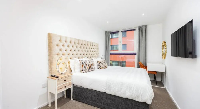 Crowne Views One Bed Apartment, Varaa Huoneisto Asunnot kohteessa Merseyside, Huoneisto