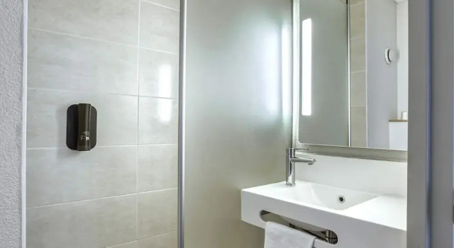 Номер Comfort B&B HOTEL Angoulême