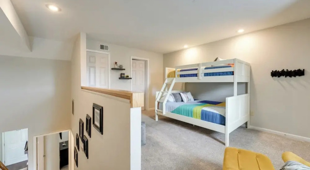 Апартаменты Fireplace, Indoor Pool Access! Family Branson Unit