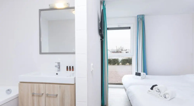 Коттедж Detached Single Story Holiday Home Near the Sea