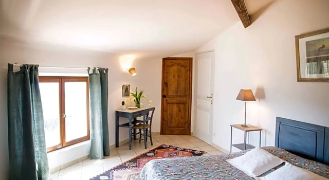 Campagne de la source St Martin B&B, Забронировать Отель «постель и завтрак» Котиньяк Green Provence