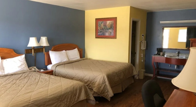 Номер Economy Gold Key Inn