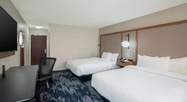 Четырёхместный номер Standard Fairfield Inn & Suites Memphis I-240 & Perkins