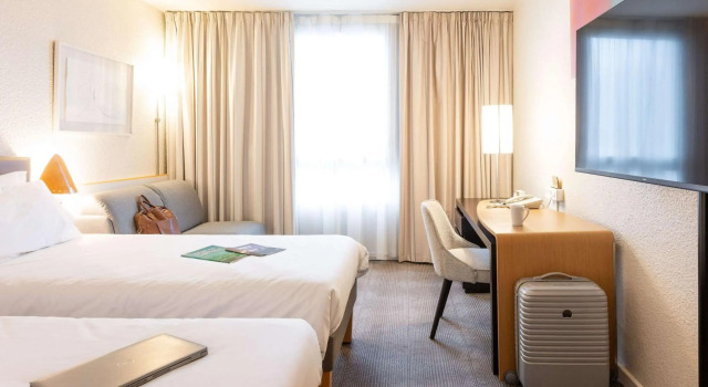 Novotel Grenoble Nord Voreppe, Забронировать Отель Отели Гренобля с бассейном, Бассейн