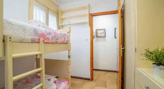 Apartment in Roses Near Sandy Beach