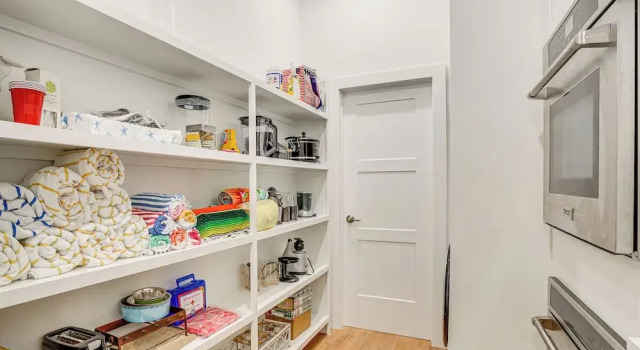 3,200-sq-ft Hideaway 5 Mi to Downtown Sarasota!, Забронировать Дом для отпуска Сарасота Sarasota Area, рядом с Парк Би-Ридж