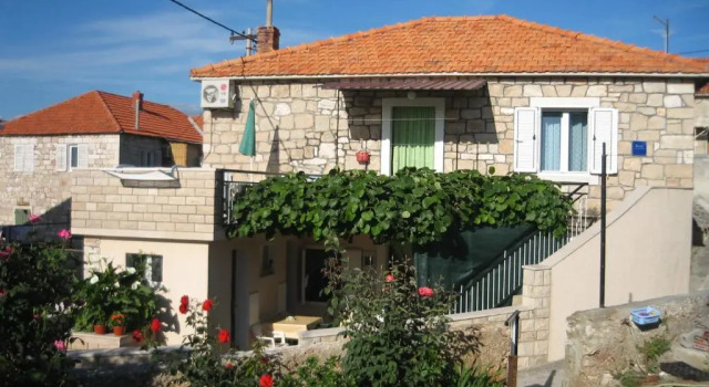 Apartment Perica - 10 m from sea, Prenota Appartamento Brac Island Omiš