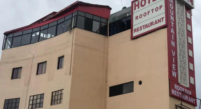 Hotel Mountain View And Rooftop Restaurant, Rezerwuj Hotel Hotele w Pithoragarh z parkingiem, Parking