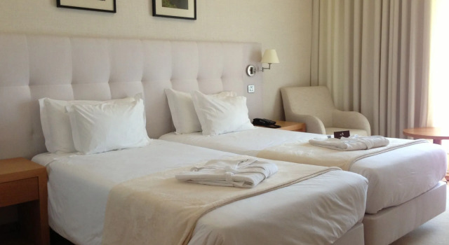 Hotel Rural Vale Do Rio, Rezervovat Lázně / Resort Hotely v Beira Alta s bazénem, Bazén