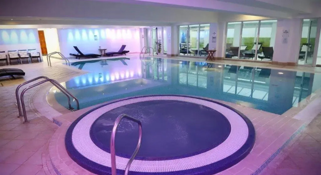 Towers Hotel & Spa, Забронировать Курортный отель Суонси Полуостров Гоуэр