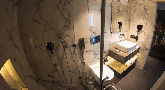 Студия Connaught Royale