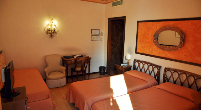 Admiral Hotel