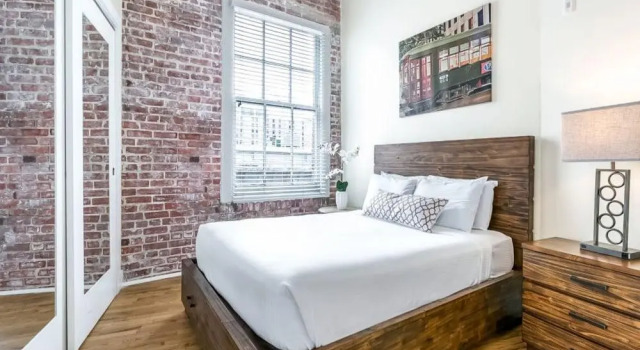 Modern Condos near French Quarter & Bourbon Street, Забронировать Отель Французский квартал Новый Орлеан, рядом с Казино Harrah's New Orleans