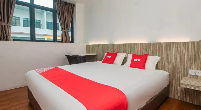 OYO 90102 7 Days Lodge, Rezerwuj Hotel Hotele w Sarawak z parkingiem, Parking