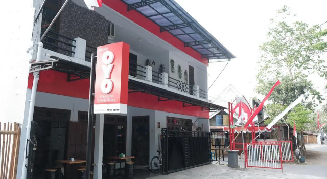 Oyo 1380 Velodrome Family House