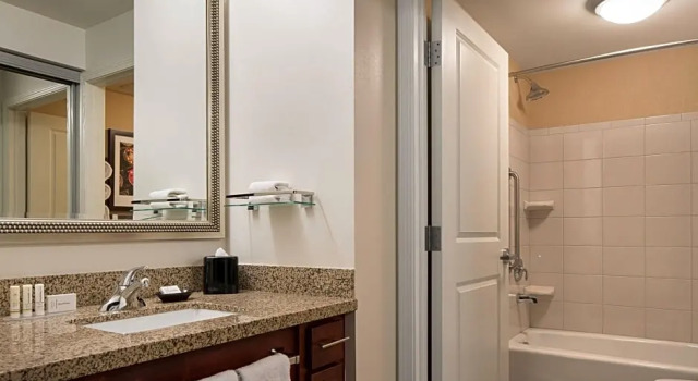 Четырёхместный люкс с 2 комнатами Residence Inn Glenwood Springs