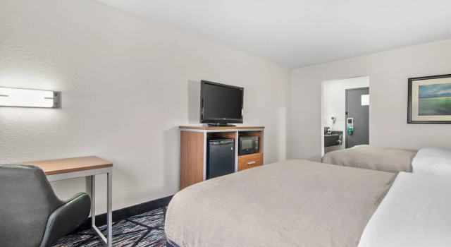 Четырёхместный номер Standard Quality Inn Cedartown