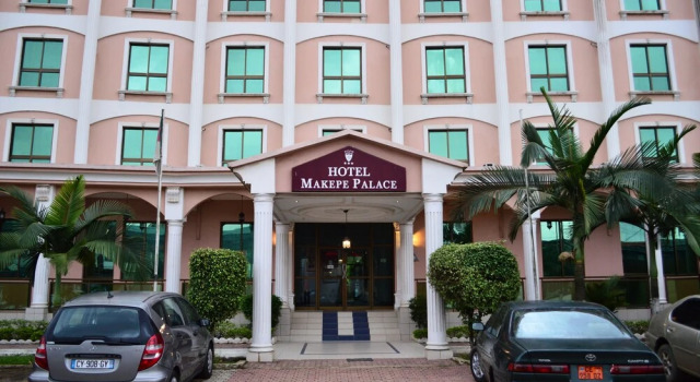 Hotel Makepe Palace, Boek Hotel Hotels in Douala met parkeren, Parkeren