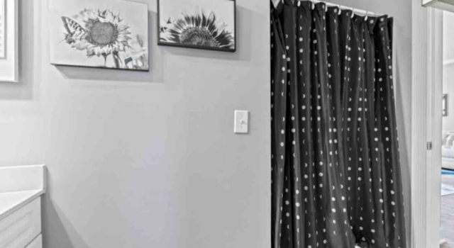 Captains Quarters Bright 2BR Pet-friendly Beach Condo w/ Coastal Decor & Relaxed Vibes