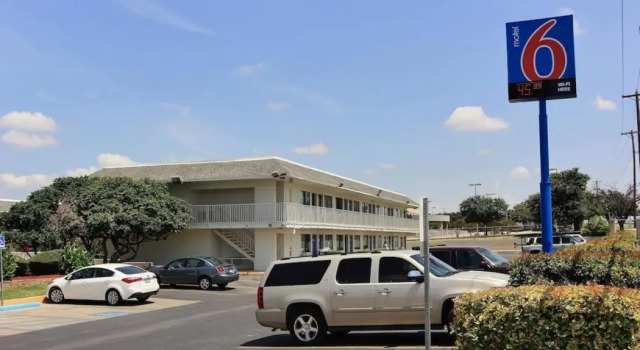 Motel 6-Austin, TX - North, Buchen Sie Motel Hotels in Greater Austin mit Pool, Schwimmbad