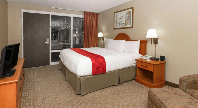 Quality Inn & Suites Odessa, Rezerwuj Hotel Hotele SPA w Odessa, SPA